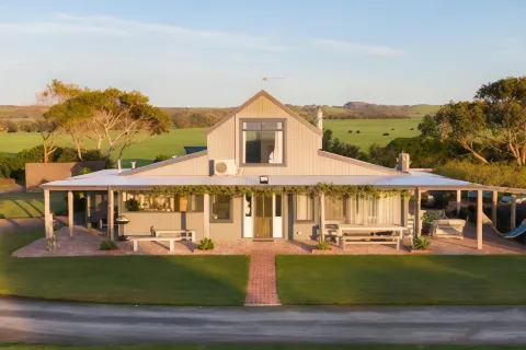 Bear Gully Coastal Cottages