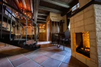 Peanut Medieval Lodge Hotel di Delemont