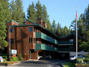 Snow Lake Lodge