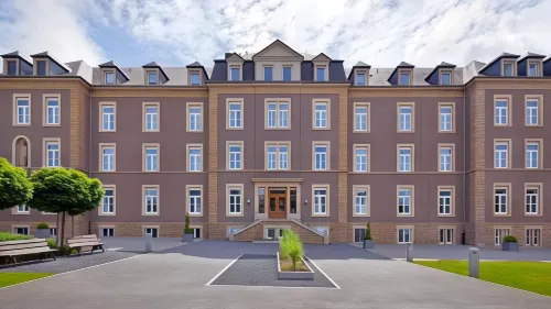 Hotel-Résidence am Klouschter Hotels in Штадтбредімю
