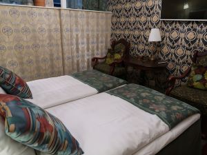 Hotel Tre SMA Rum - Double Room with Shared Bathroom