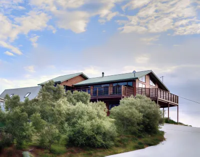 Zenith Hotels near Freycinet Marine Farm