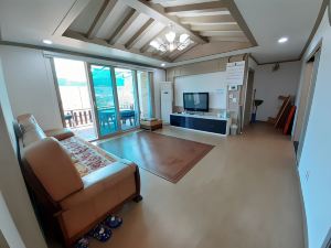 Buan Sanmaru Bed & Breakfast Pension