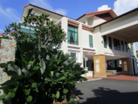 Espira Kinrara Hotels near Kinrara Metta Buddhist Society