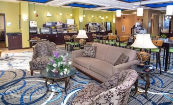 Holiday Inn Express & Suites Elkton - University Area