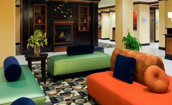 Holiday Inn Express & Suites Gonzales