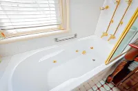 Cobb & Co Court Boutique Hotel