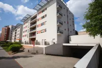 Apparthotel Privilodges Lyon Lumière 08.Hopitaux Est/메종 드 라 단스 호텔