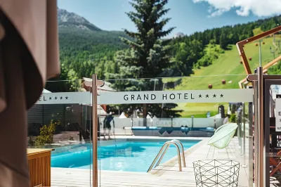 Grand Hôtel Serre Chevalier Hôtels à proximité de : Rando "Belvedère des Tronchets" Nordic Serre Chevalier