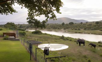 Kambaku River Lodge