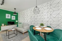 White and Green Apartment by Renters Hotel di Tychy