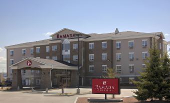 Ramada by Wyndham Drumheller Hotel & Suites