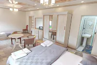 Nanosh East Hotel