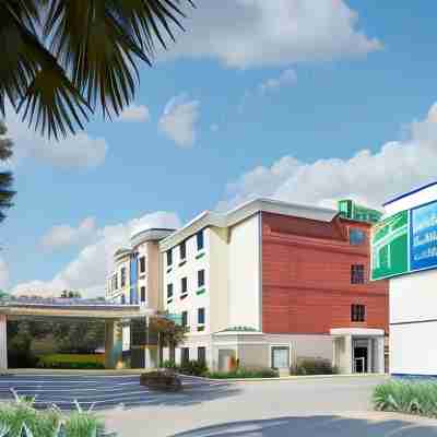 Holiday Inn Express & Suites Pensacola West-Navy Base Hotel Exterior