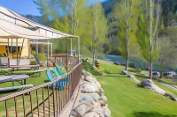 Strawhouse Resorts Hotel a Junction City
