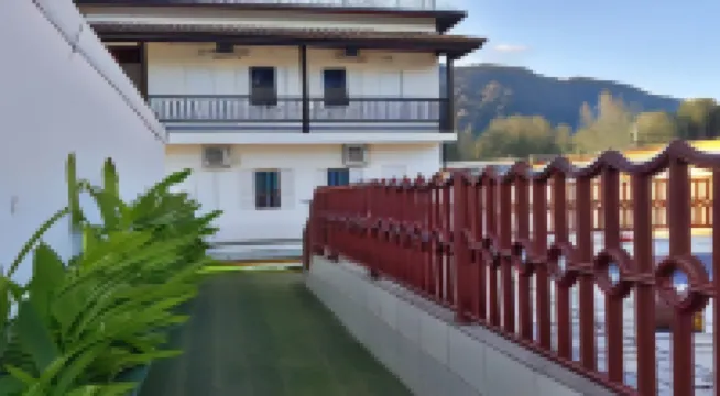 馬爾塞爾塔尼泳池旅館