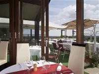 Golf Hotel de Mont Griffon Hotels in Asnieres-sur-Oise