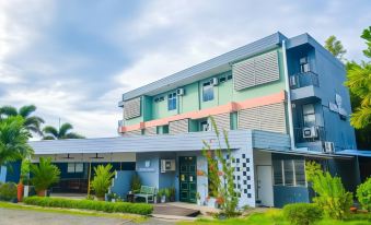 Treeline Urban Inn - Housity