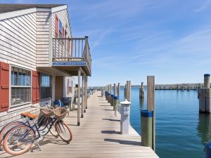 The Cottages & Lofts