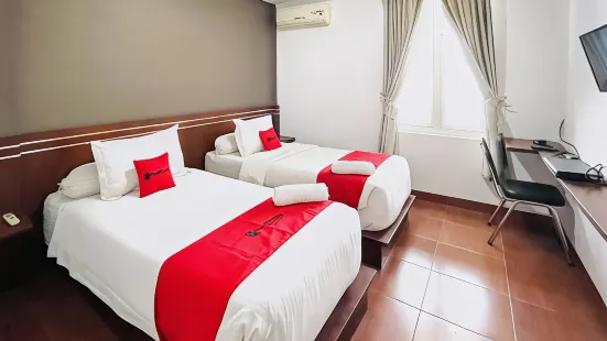 RedDoorz @ Best Hotel Jalan Dr. Sutomo Siantar
