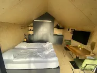 Solo Retreat 2 Hotels near Walibi Holland
