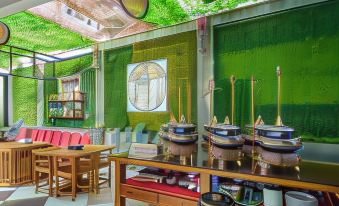 TwoSpaces Living at DeRos Resort & Cafe, Bogor