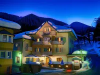 Hotel Pangrazzi - 3 Stelle Superior فنادق في Cogolo