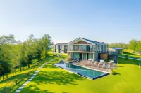 Le Cattedrali Relais by Laqua Collection - Pools