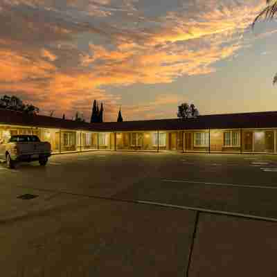 Alyn Motel Hotel Exterior
