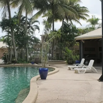 Bohemia Resort Cairns Отели в г. Кэрнс