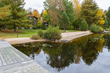 Fairy Bay Lakehouse Отели в г. Хантсвилл