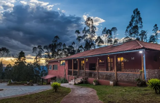 查查波亞斯恩森那達酒店