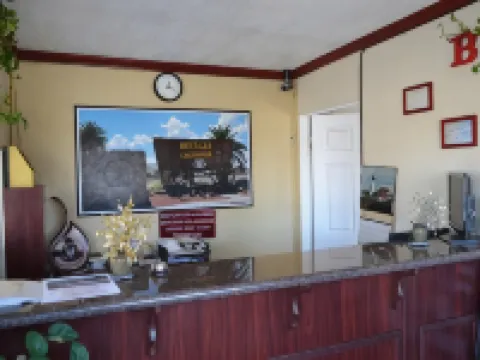 バジェット イン オブ ニードルズ ニードルズのホテル