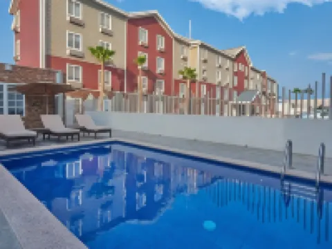 Extended Suites Monterrey Aeropuerto Hotels in Apodaca