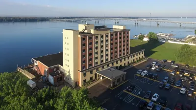 Crowne Plaza Niagara Falls NY - Riverside Hotels in Niagara Falls