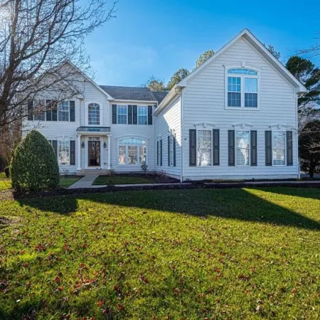 Luxury Coastal Retreat • 4,000+ Sq Ft • 6 Minutes to Bethany Beach • Sleeps 9