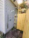 Pelican's Loft: Steps from the Beach Access