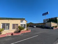 Deluxe Inn