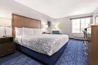 La Quinta Inn & Suites by Wyndham NE Long Beach/Cypress Hotels in Hawaiian Gardens