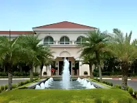 The Palms Town & Country Club - Resort Hotels near Sai Ka Angan