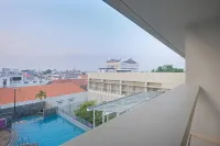 Quest Hotel Simpang Lima - Semarang by Aston - Swimmingpools
