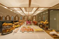 Luster Hotel