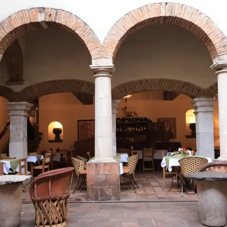Hotel Los Arcos