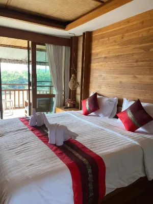 River Bank Resort Hoteles en Mae Sariang