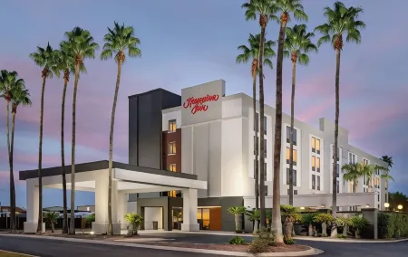 Hampton Inn Laredo Отели рядом с достопримечательностью «Десайдрио Бизнес»