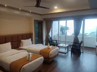 Golden Peaks Hotel & Restaurant