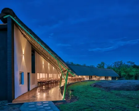 Red Earth Tadoba Hotels in Chandrapur District