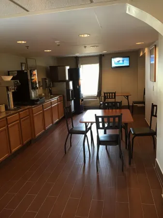 Super 8 by Wyndham Allentown