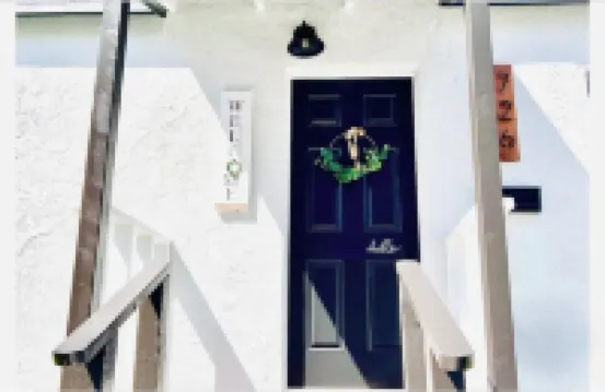 Steps to the Sand-Upscale Beach Cottage