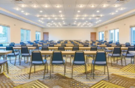 Holiday Inn Express & Suites RUSSELLVILLE by IHG